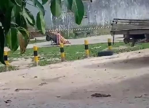 Corpo em carro de mão: mulher e dois suspeitos são presos acusados de matar segurança Corpo em carro de mão: mulher e dois suspeitos são presos acusados de matar segurança