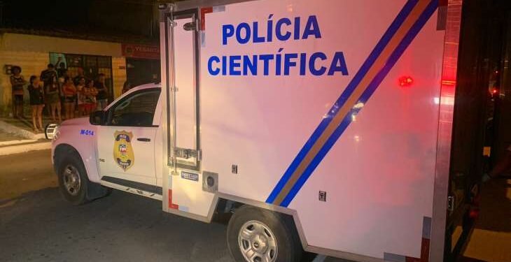 Jovem não resiste a ferimentos após atentado e morre em escadaria Jovem não resiste a ferimentos após atentado e morre em escadaria