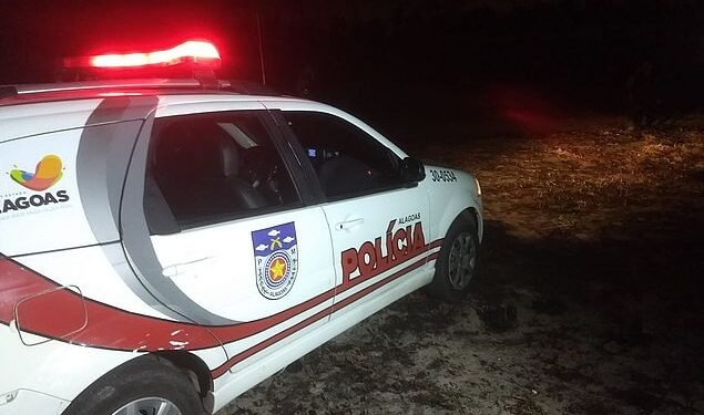 Homem é assassinado a tiros dentro de banheiro de bar, em Coruripe Homem é assassinado a tiros dentro de banheiro de bar, em Coruripe