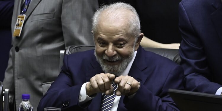 Primeiro ano do governo Lula tem mais vitórias do que derrotas, mas custo pode ser alto
