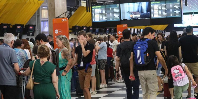 Passageiros passam mal após problema no ar-condicionado do aeroporto de Congonhas