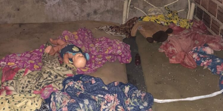 Homem que ateou fogo em casa e tentou matar mulher e quatro crianças é preso