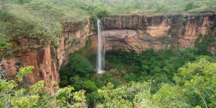 Deslizamentos de são registrados na Chapada dos Guimarães na região do Portão do Inferno Deslizamentos de são registrados na Chapada dos Guimarães na região do Portão do Inferno