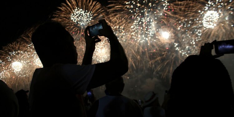 Réveillon em Copacabana terá 12 minutos de fogos e orquestra ao vivo