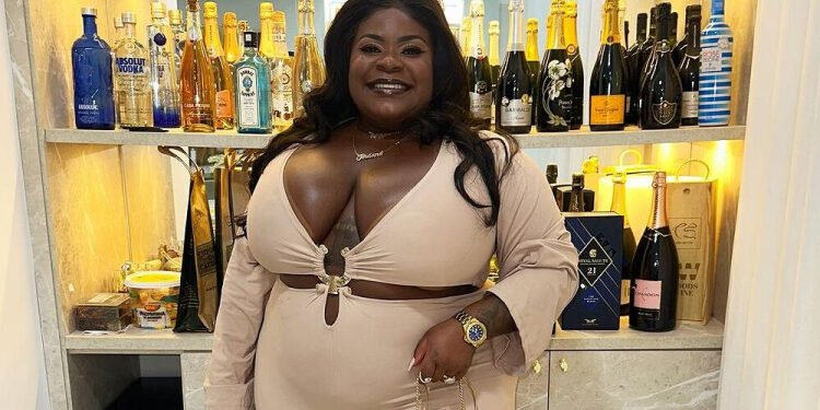 Jojo Todynho anuncia procedimentos estéticos após bariátrica: ‘Corta a barriga e estica tudo’
