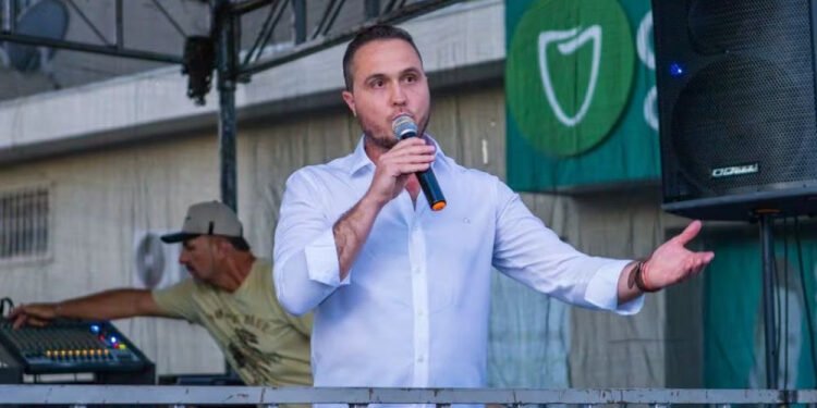 Prefeito de cidade do interior de SP sofre atentado a tiros