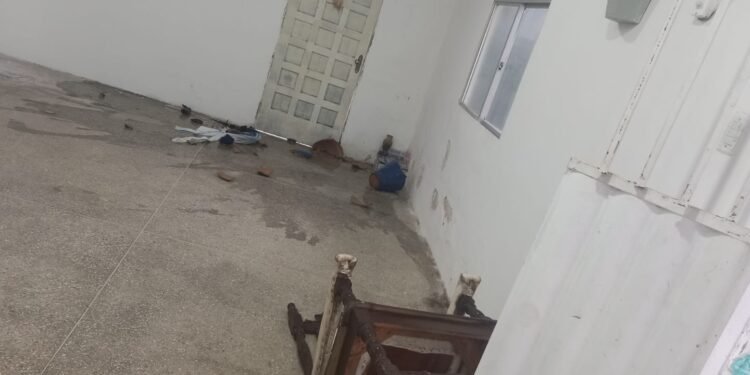 Homem é detido suspeito de quebrar vidraças, instrumentos musicais e imagem religiosa em terreiro de candomblé de Salvador Homem é detido suspeito de quebrar vidraças, instrumentos musicais e imagem religiosa em terreiro de candomblé de Salvador