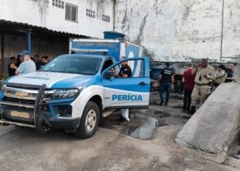PM apontado como autor de morte em lava jato de Feira de Santana se apresenta em delegacia PM apontado como autor de morte em lava jato de Feira de Santana se apresenta em delegacia