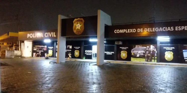 Mulher é presa após furtar chocolates em supermercados