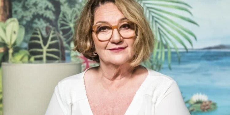 Atriz Rosane Gofman faz cirurgia para retirada de câncer no útero