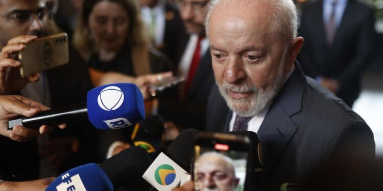 Lula descarta retaliação a tarifa dos EUA e aposta em via diplomática