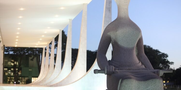 STF amplia foro privilegiado para investigações continuarem na Corte após fim dos mandatos