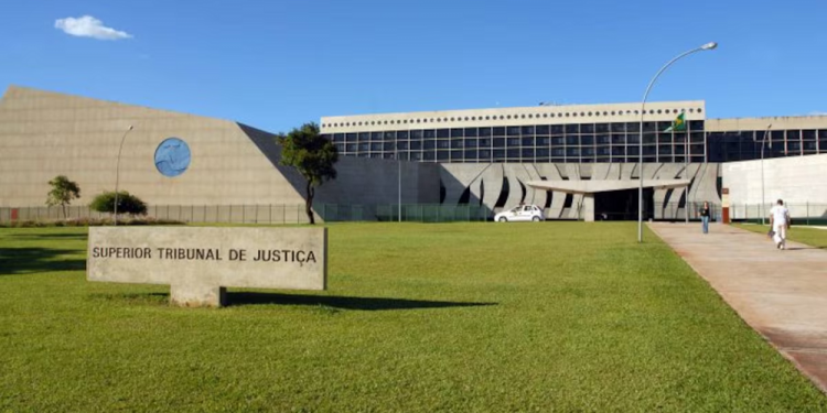 STJ: pais que se recusaram a vacinar filhos contra Covid-19 podem ser multados