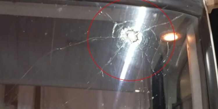 Ônibus que saiu de Paulo Afonso com destino a São Paulo é alvo de tentativa de assalto em Alagoinhas (BA)