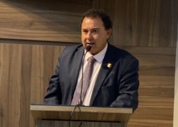 Vereador Valmir Rocha destaca iniciativas voltadas à comunidade em sessão da Câmara Vereador Valmir Rocha destaca iniciativas voltadas à comunidade em sessão da Câmara