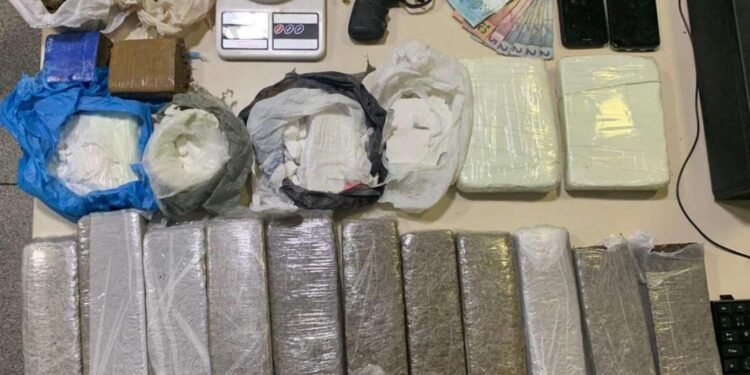 Homem Morre em Confronto com a Rondesp no Bairro Prainha, em Paulo Afonso; Arma e Drogas São Apreendidas